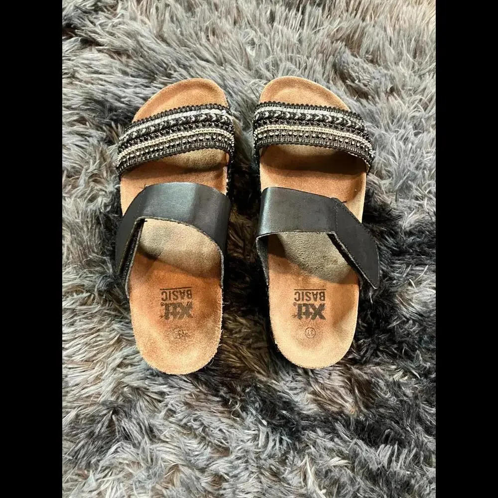 XTI Basic‎ Stylish Black Slides with Decorative Straps Size 6.5